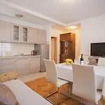 Plava Adria * Podstrana