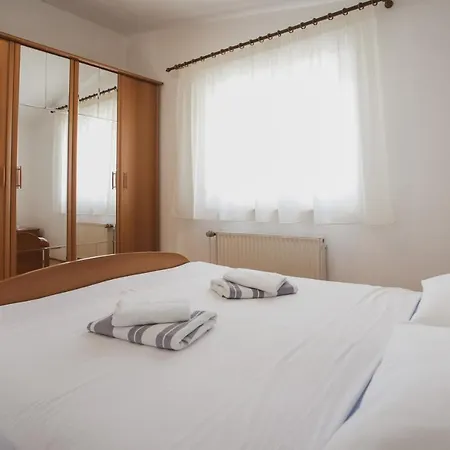 Plava Adria Podstrana شقة