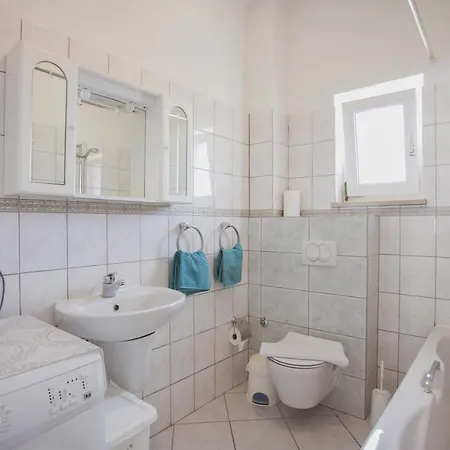 Plava Adria Podstrana بودْسْتغانا