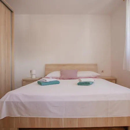 Plava Adria Podstrana بودْسْتغانا