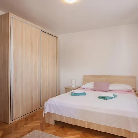 Plava Adria Podstrana بودْسْتغانا