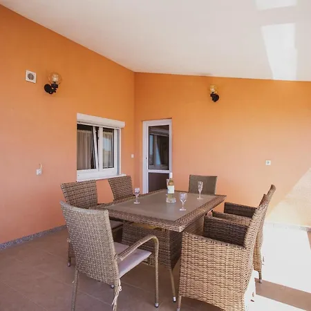 Plava Adria Podstrana بودْسْتغانا